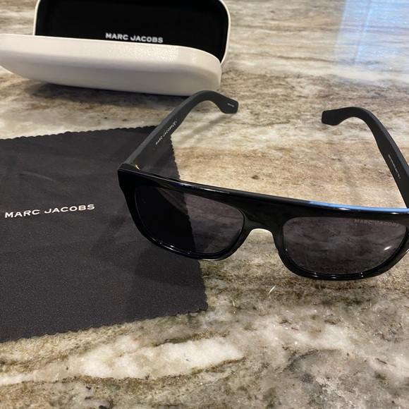 Marc Jacobs Sunglasses - Picture 2 of 8
